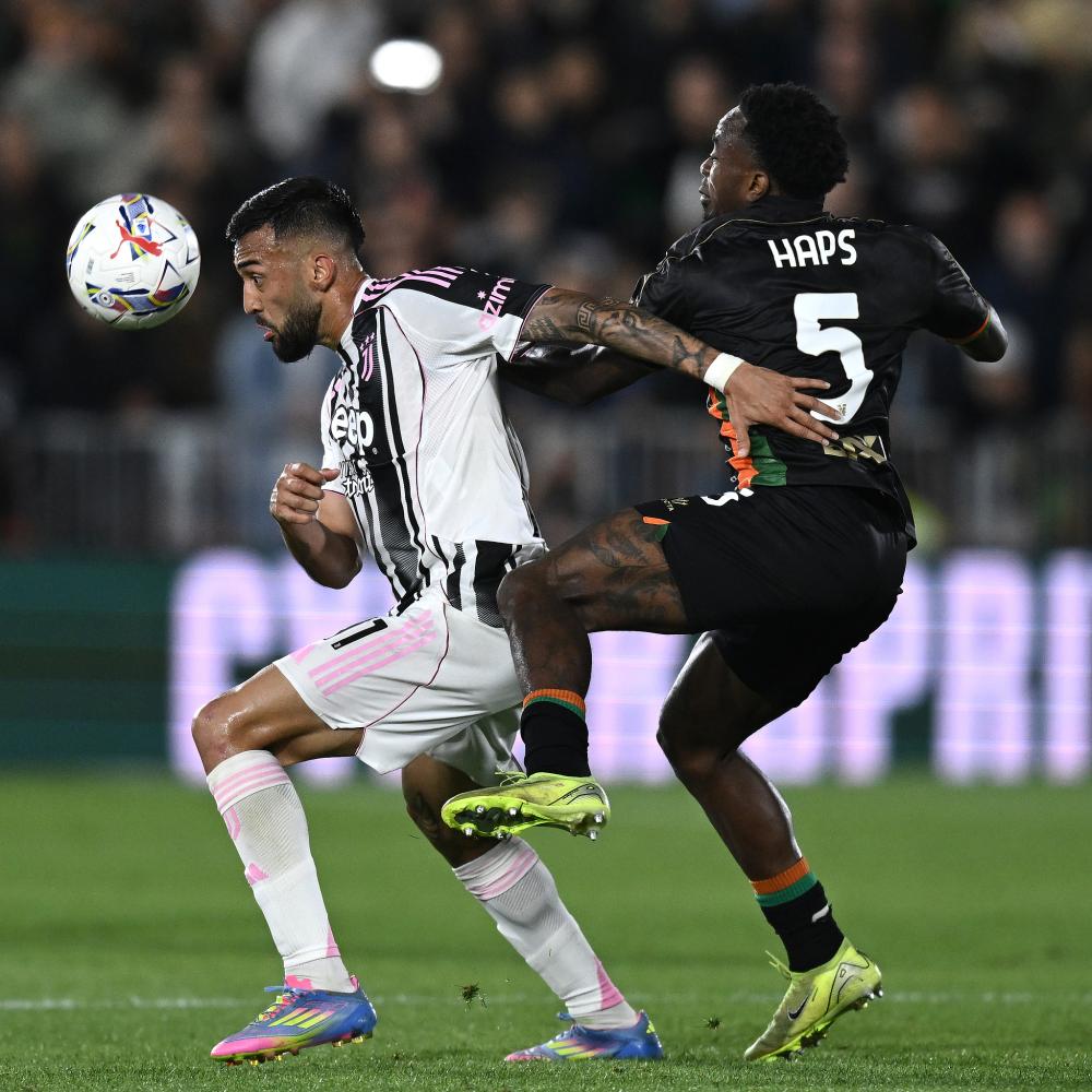 澳超半场：德斯波托夫斯基破门，十人珀斯光荣暂1-0西悉尼