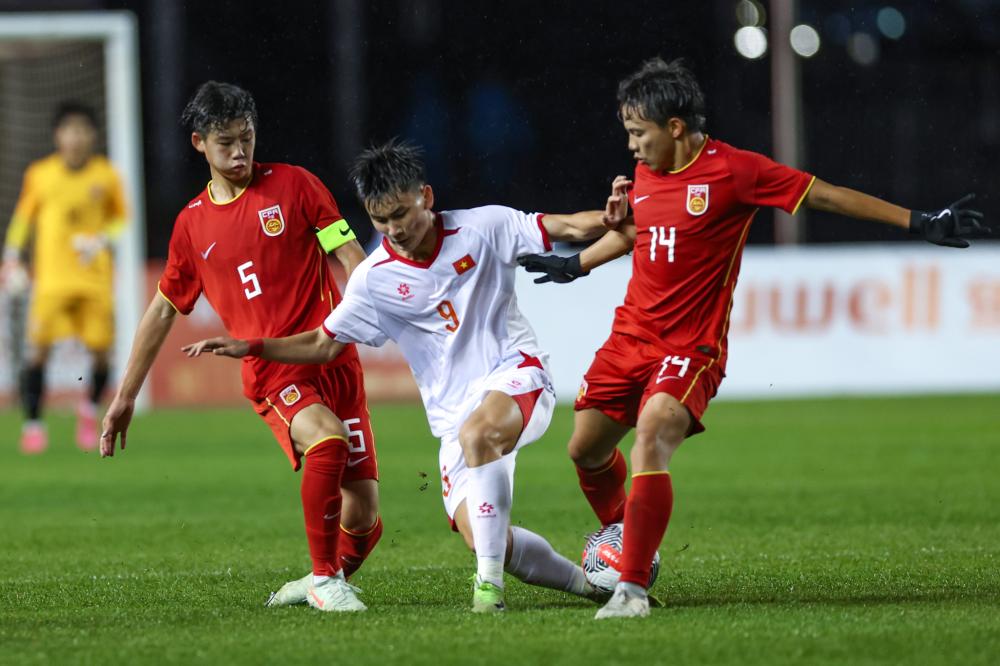 托特纳姆热刺和纽卡斯尔联队得知了从竞争对手那里挖走卡洛·安切洛蒂钟爱的进球机器的可能性。